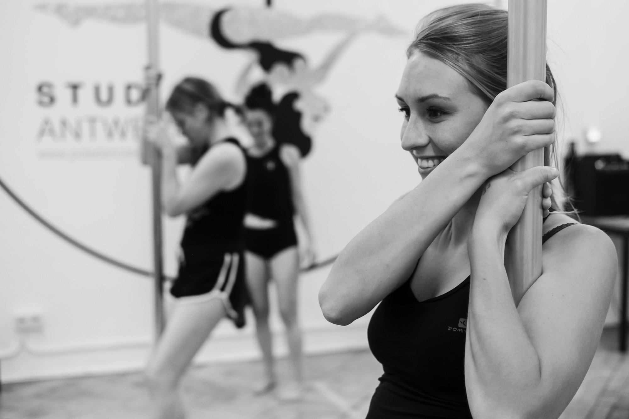 try out and beginner classes at Poledance Antwerp